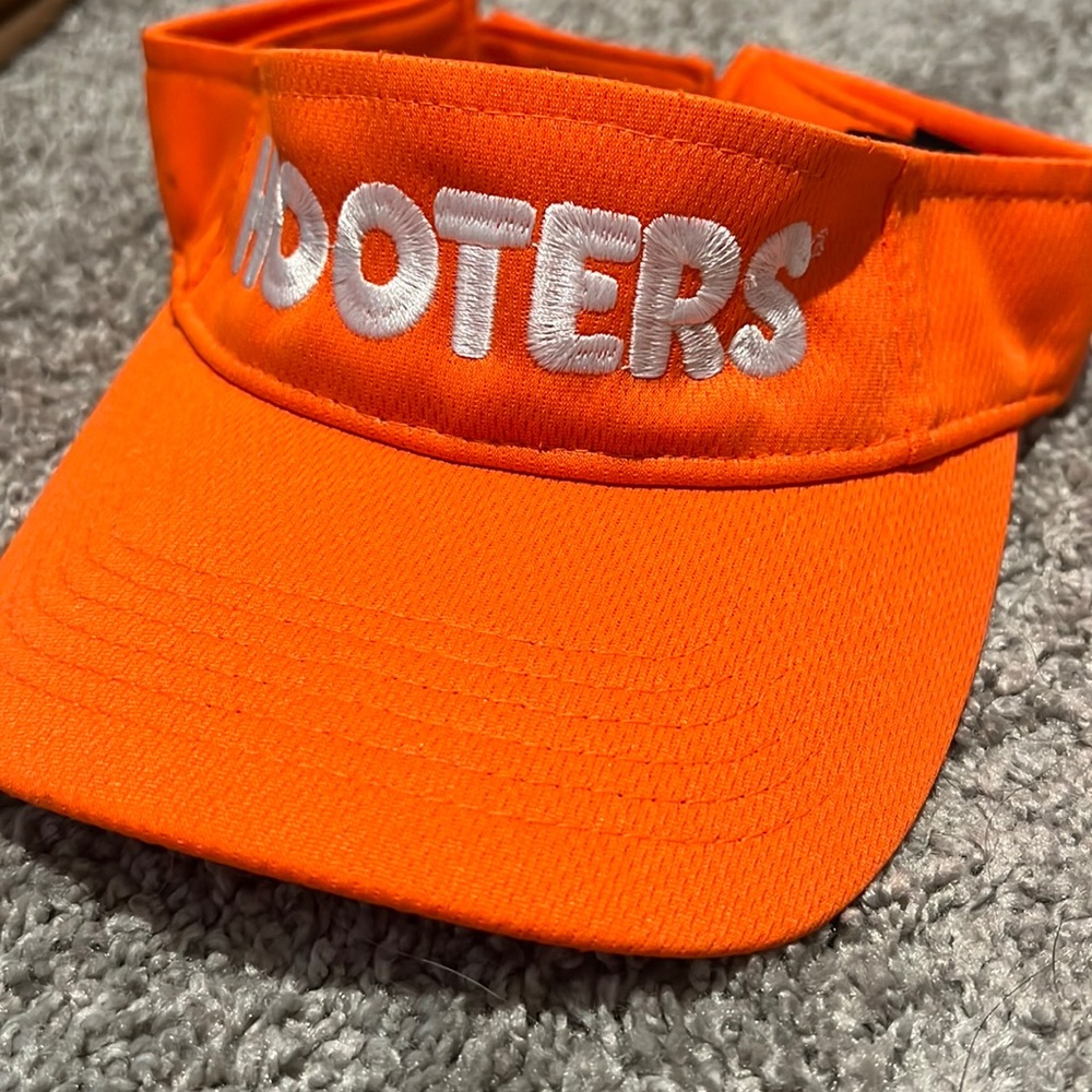 hooters golf visor